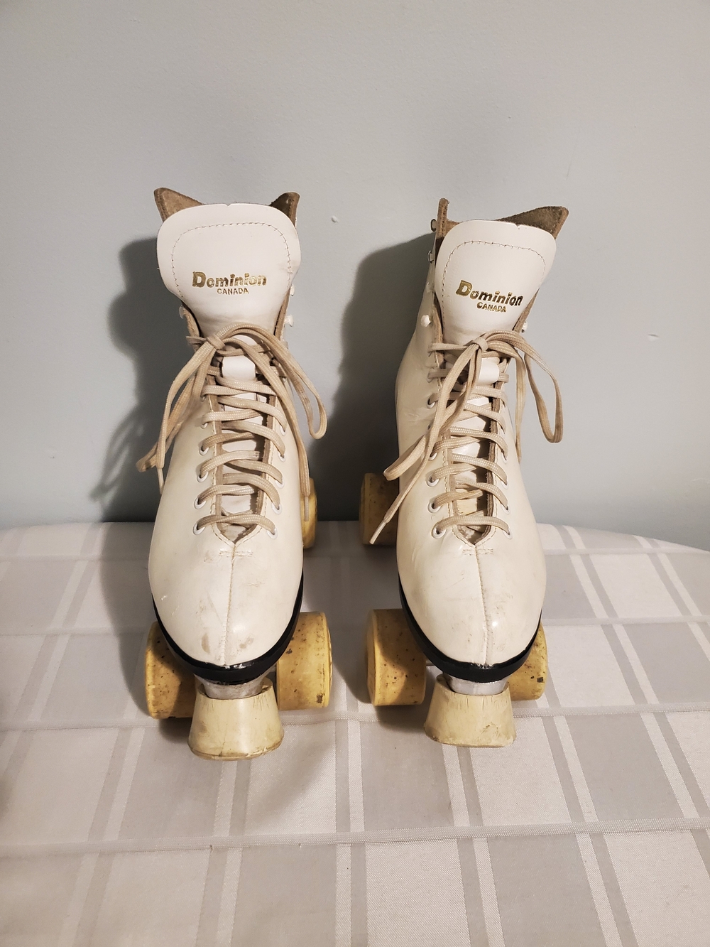 Dominion Canada Women’s Vintage White Roller Skates Size 7